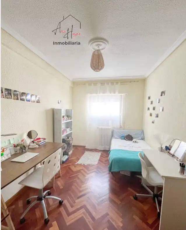 Bedroom of Flat for rent in Salamanca  with Heating, Parquet flooring and Terrace
