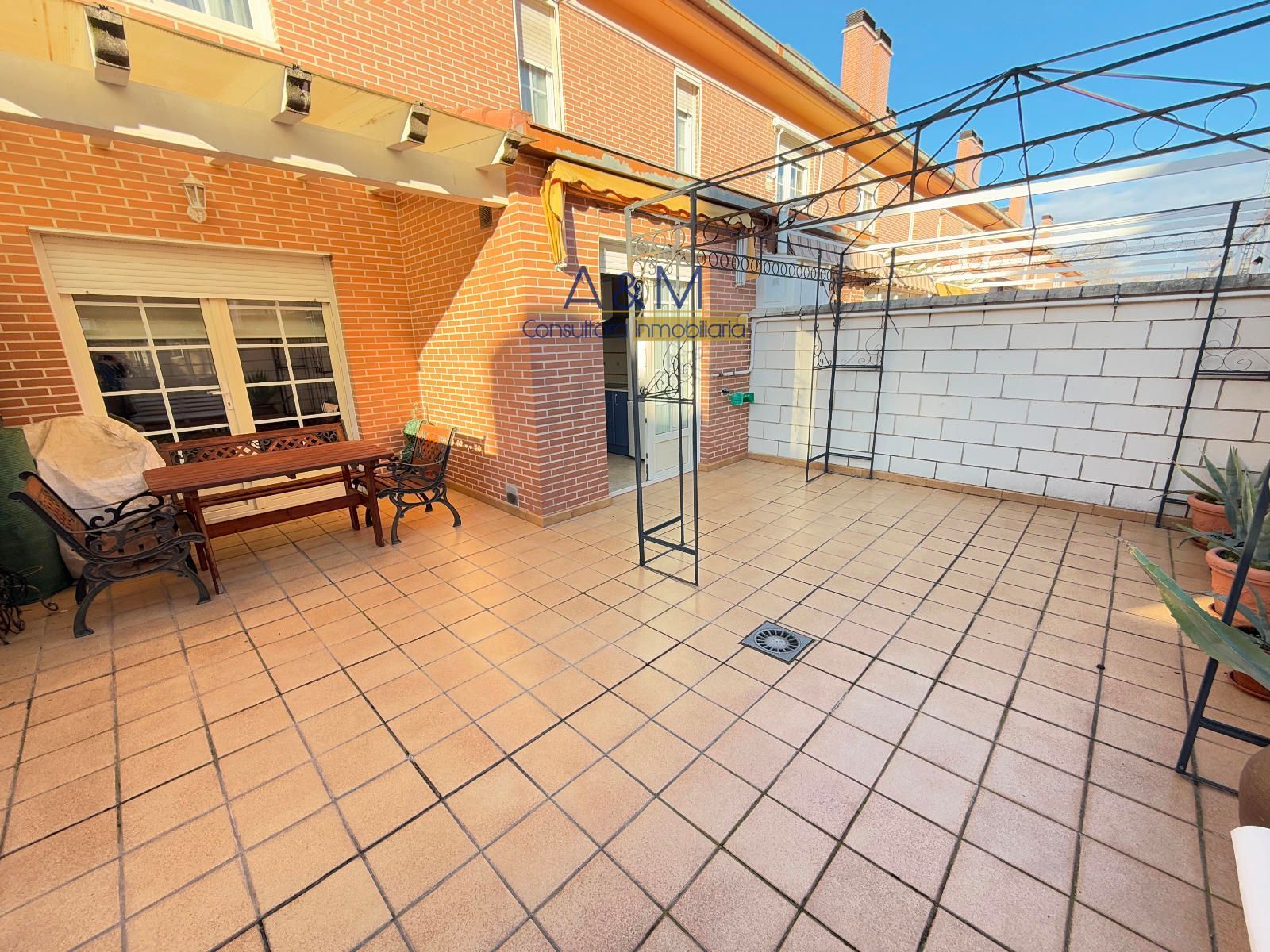 Single-family semi-detached to rent in Alfredo Basanta, Covaresa