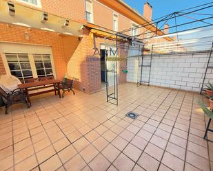 Single-family semi-detached to rent in Alfredo Basanta, Covaresa