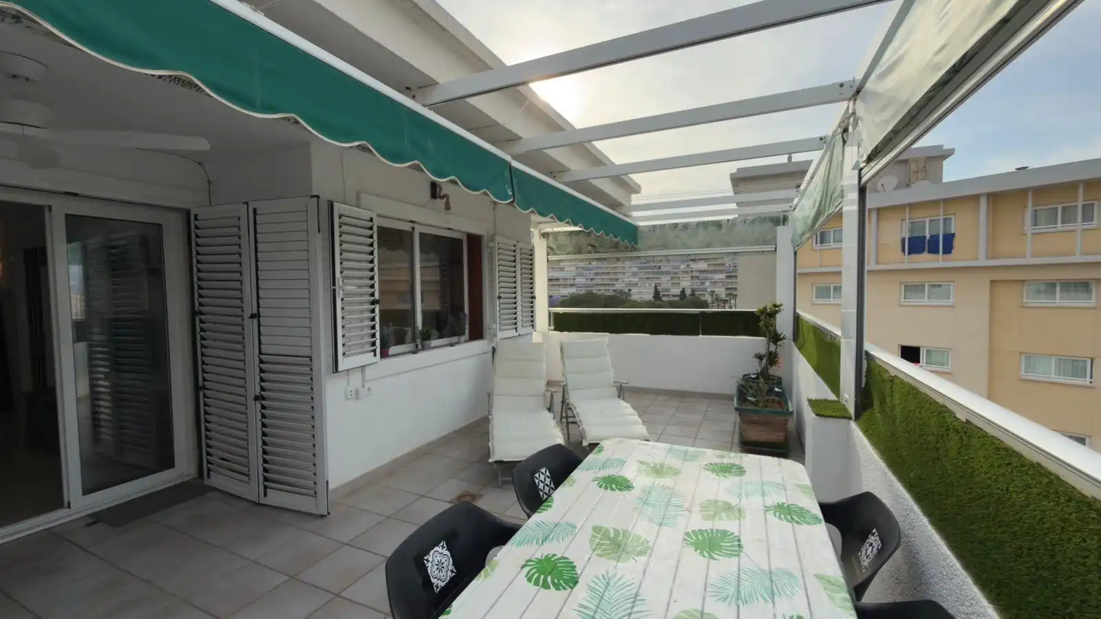 Terrasse von Wohnung zum Verkauf in Alicante / Alacant mit Klimaanlage, Heizung und Privatgarten