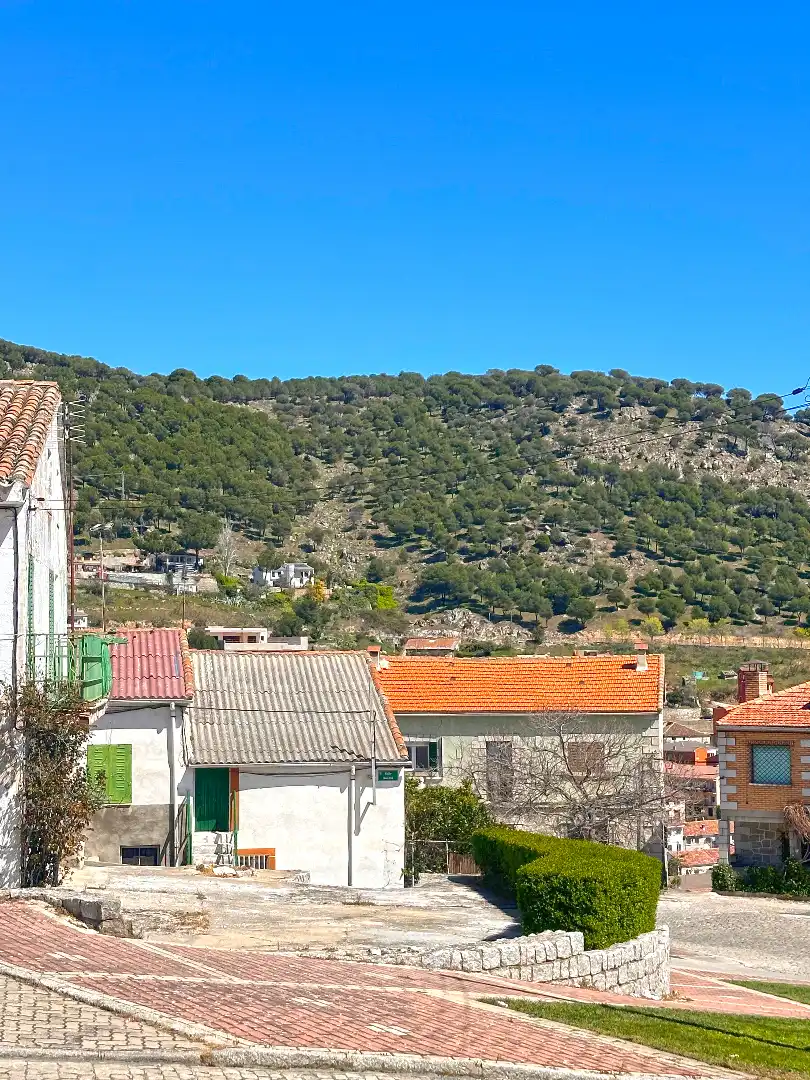 Vista exterior de Casa o xalet en venda en El Hoyo de Pinares 