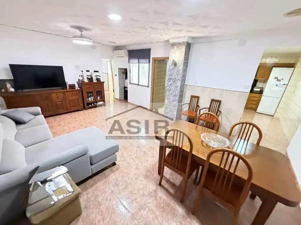 Sala d'estar de Casa o xalet de lloguer en Alzira amb Aire condicionat i Terrassa