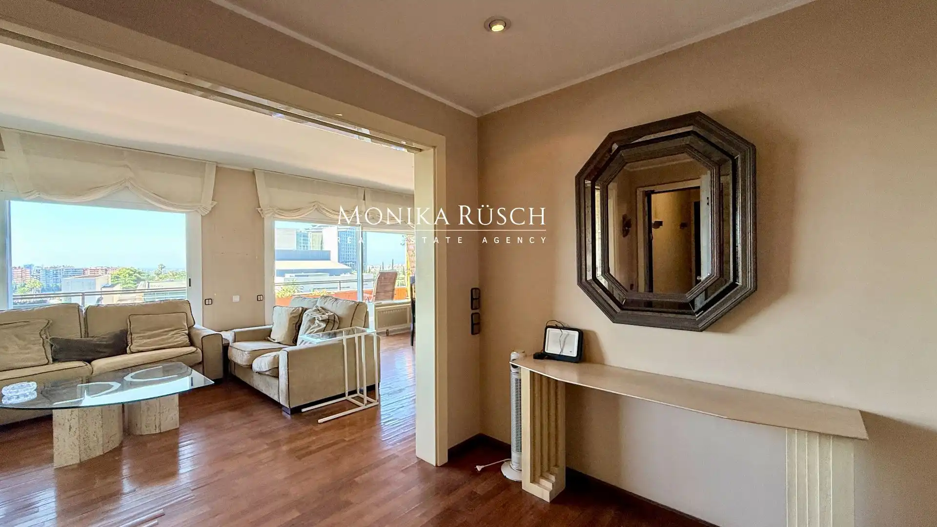 Sala de estar de Piso en venta en Barcelona con Calefacción, Terraza y Trastero