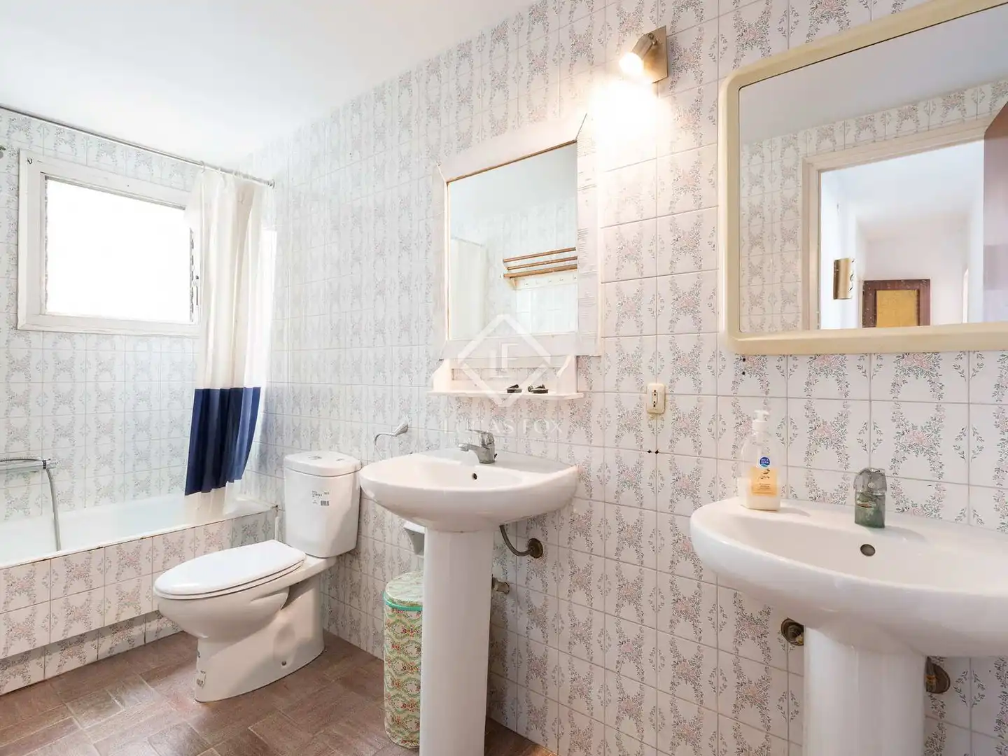 Bathroom of Flat for sale in Castelldefels  with Terrace, Storage room and Swimming Pool