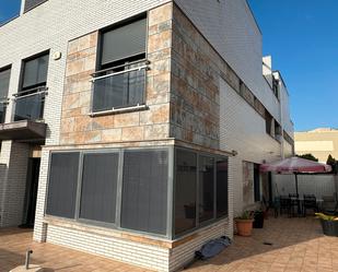 Exterior view of Single-family semi-detached for sale in Castellón de la Plana / Castelló de la Plana  with Air Conditioner, Terrace and Balcony