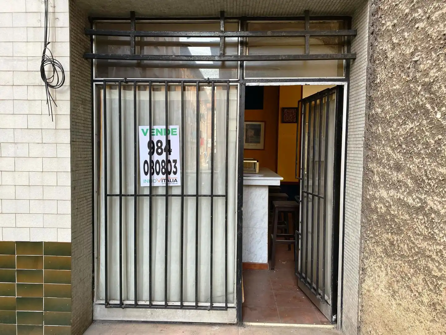 Local en venta en Gijón  con Amueblado y Alarma