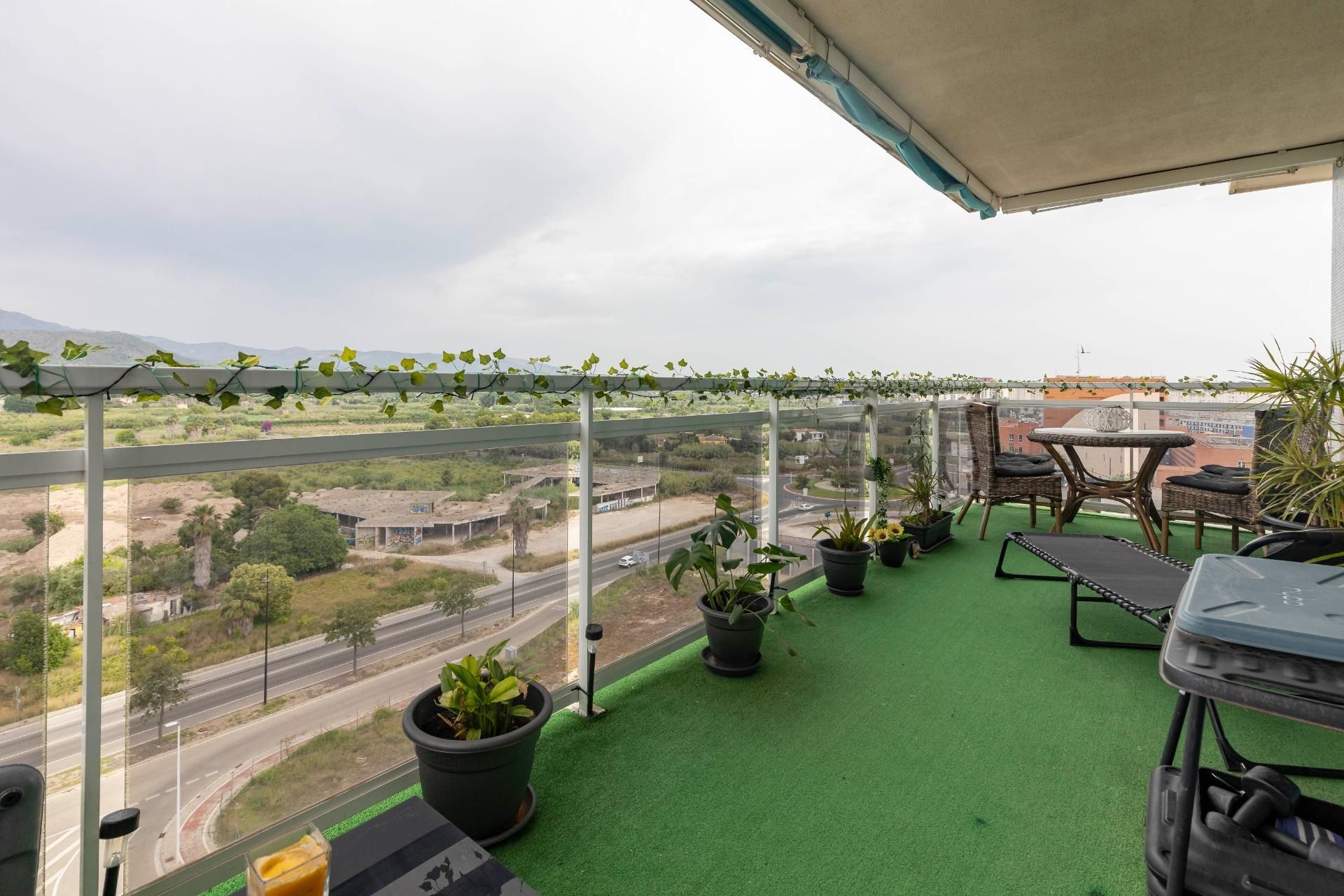 Terrassa de Apartament en venda en Gandia amb Aire condicionat, Calefacció i Jardí privat
