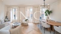Living room of Flat for sale in  Madrid Capital  with Air Conditioner, Heating and Storage room