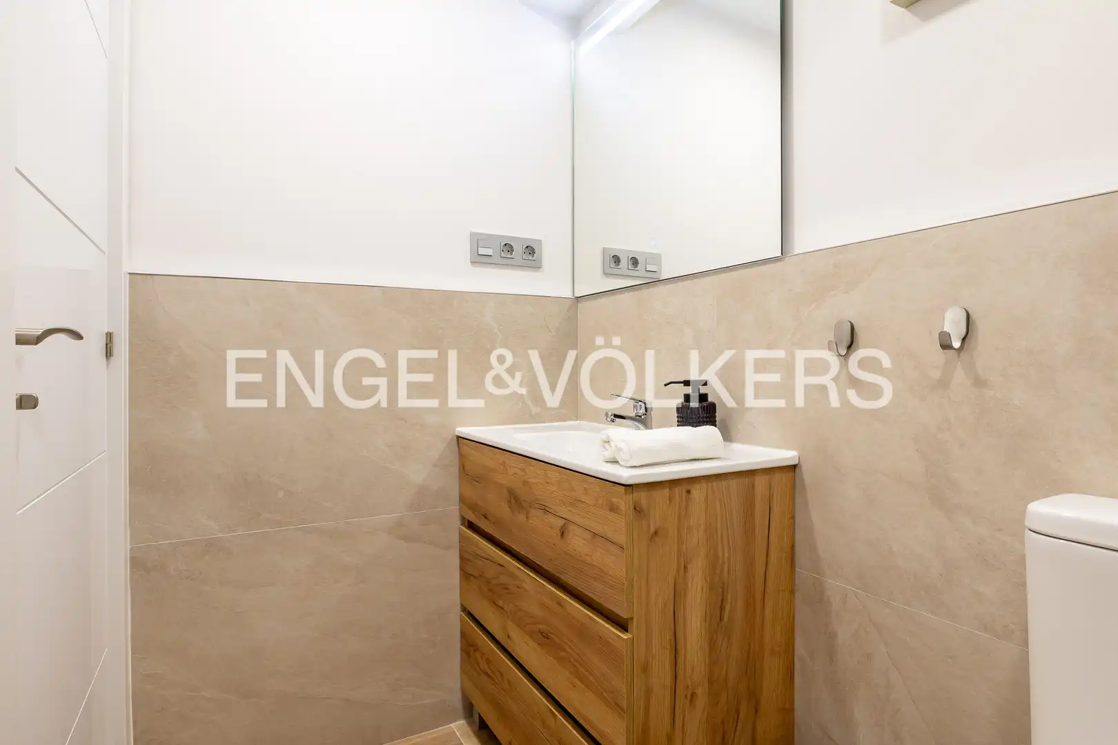 Bathroom of Flat for sale in Madrid  with Heating