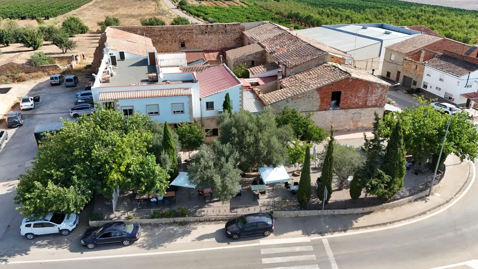 Houses for sale in Chulilla  with Air Conditioner, Heating and Terrace