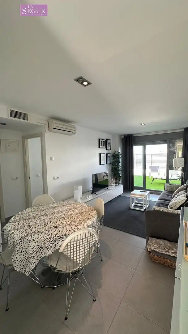 Sala d'estar de Planta baixa en venda en Conil de la Frontera amb Aire condicionat, Terrassa i Traster