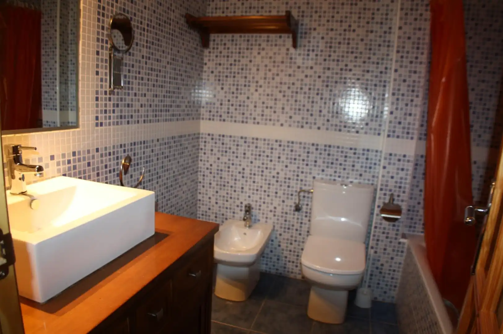 Badezimmer von Wohnung zur Miete in Plasencia mit Klimaanlage, Heizung und Terrasse