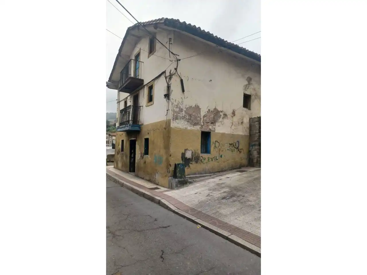 Exterior view of Flat for sale in Barakaldo   with Storage room and Balcony