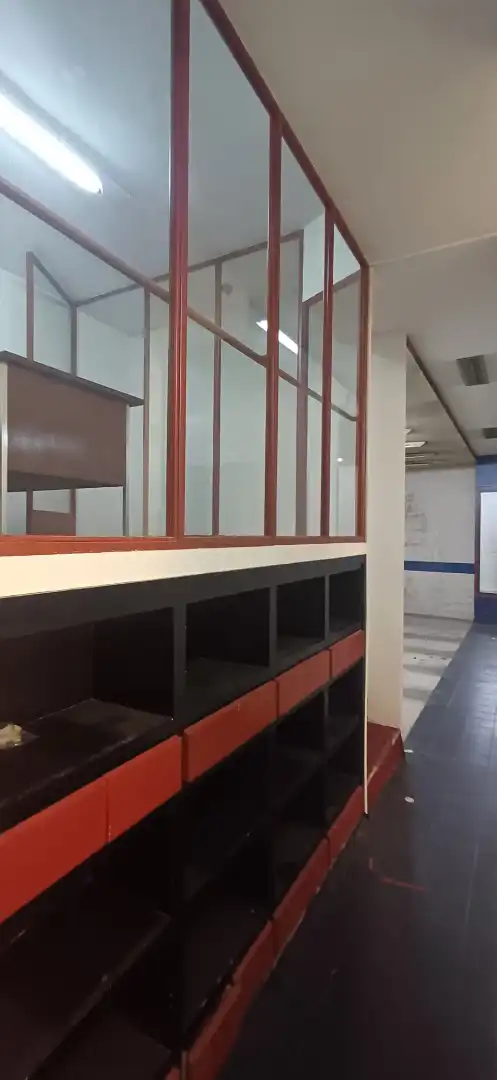 Local comercial en venda a Avenida Ronda de los Tejares, imagen 2