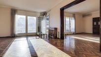 Living room of Flat for sale in  Barcelona Capital  with Heating, Terrace and Balcony
