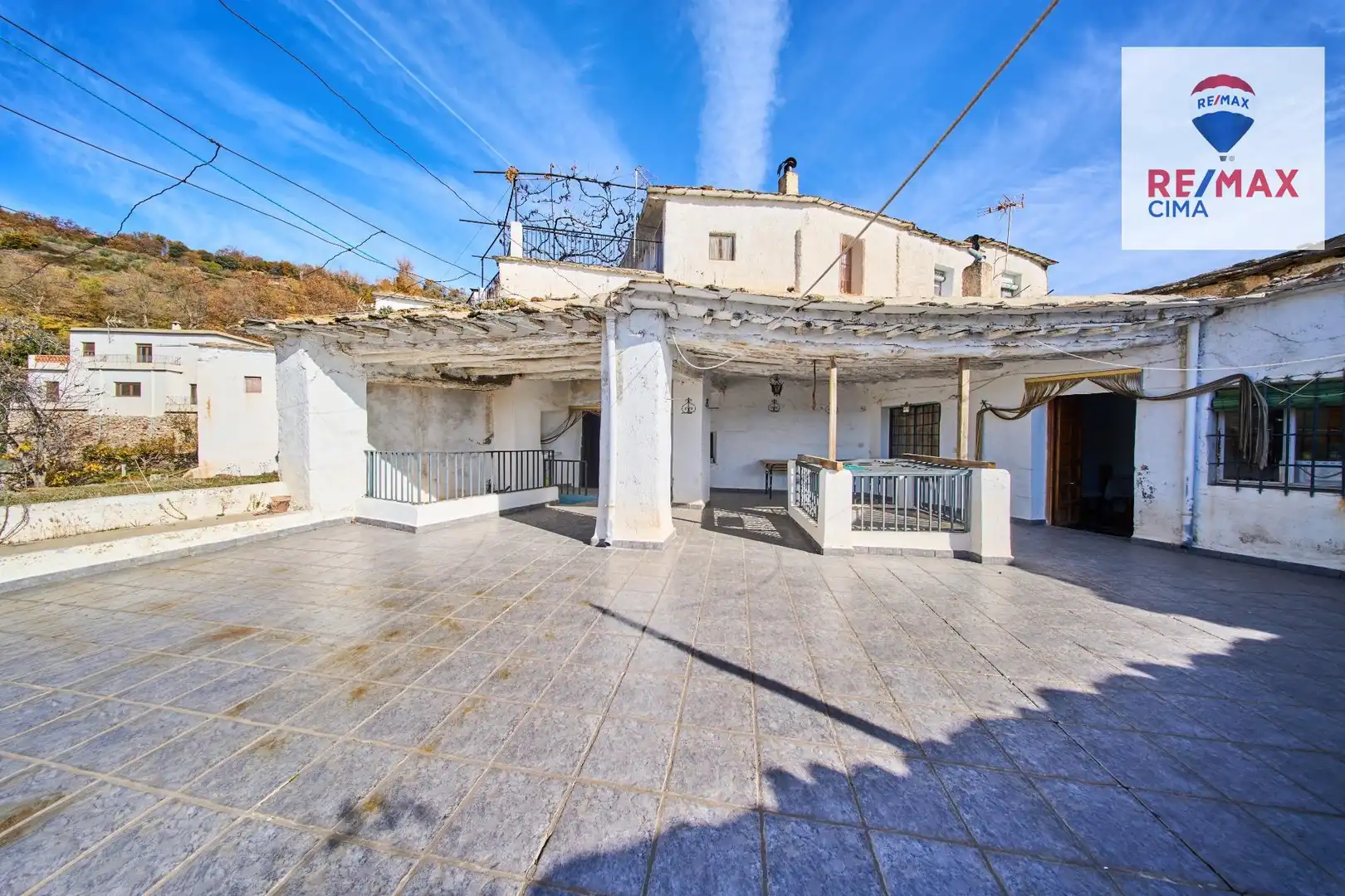 Vista exterior de Casa o xalet en venda en Busquístar amb Terrassa, Traster i Balcó