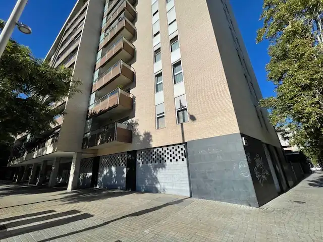 Local en venda a Avinguda d'Eduard Maristany, El Besós i el Maresme