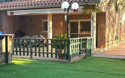 Terrassa de Casa o xalet en venda en Castelldefels amb Aire condicionat, Calefacció i Jardí privat