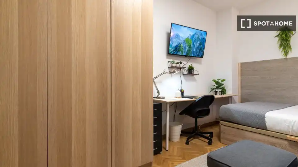 Room in Trafalgar