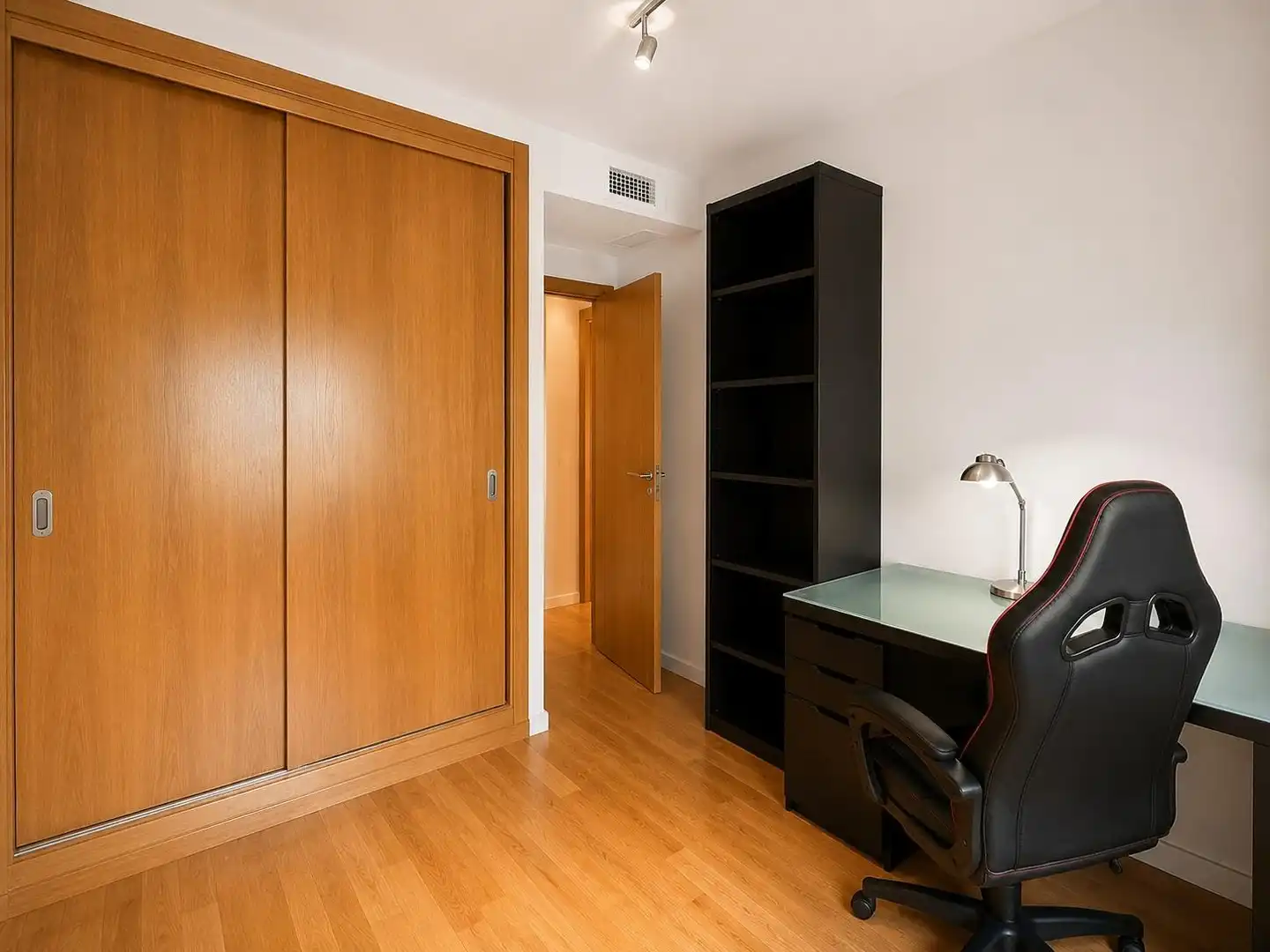 Wohnung zur Miete in Calle Poetisa Alfonsina Domínguez, El Cónsul - Ciudad Universitaria - El Romeral