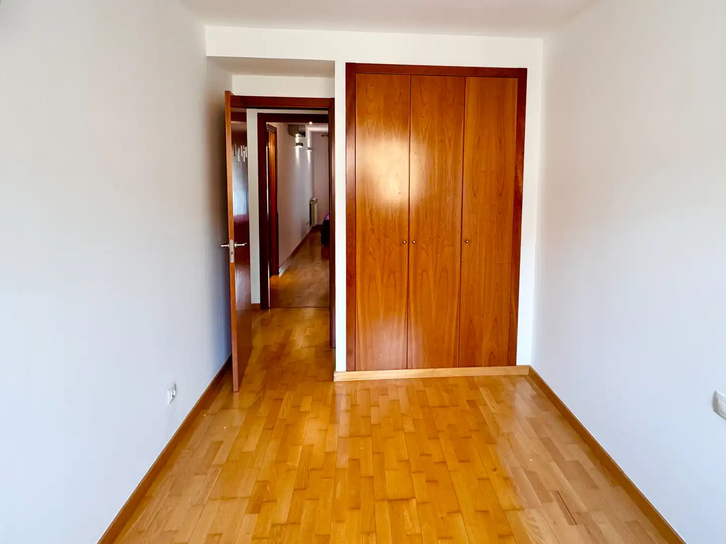 Flat for rent in Badalona  with Air Conditioner, Heating and Parquet flooring