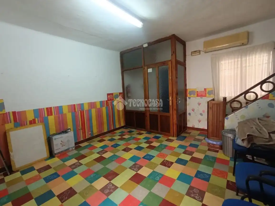 Casa aparellada en venda a La Carolina