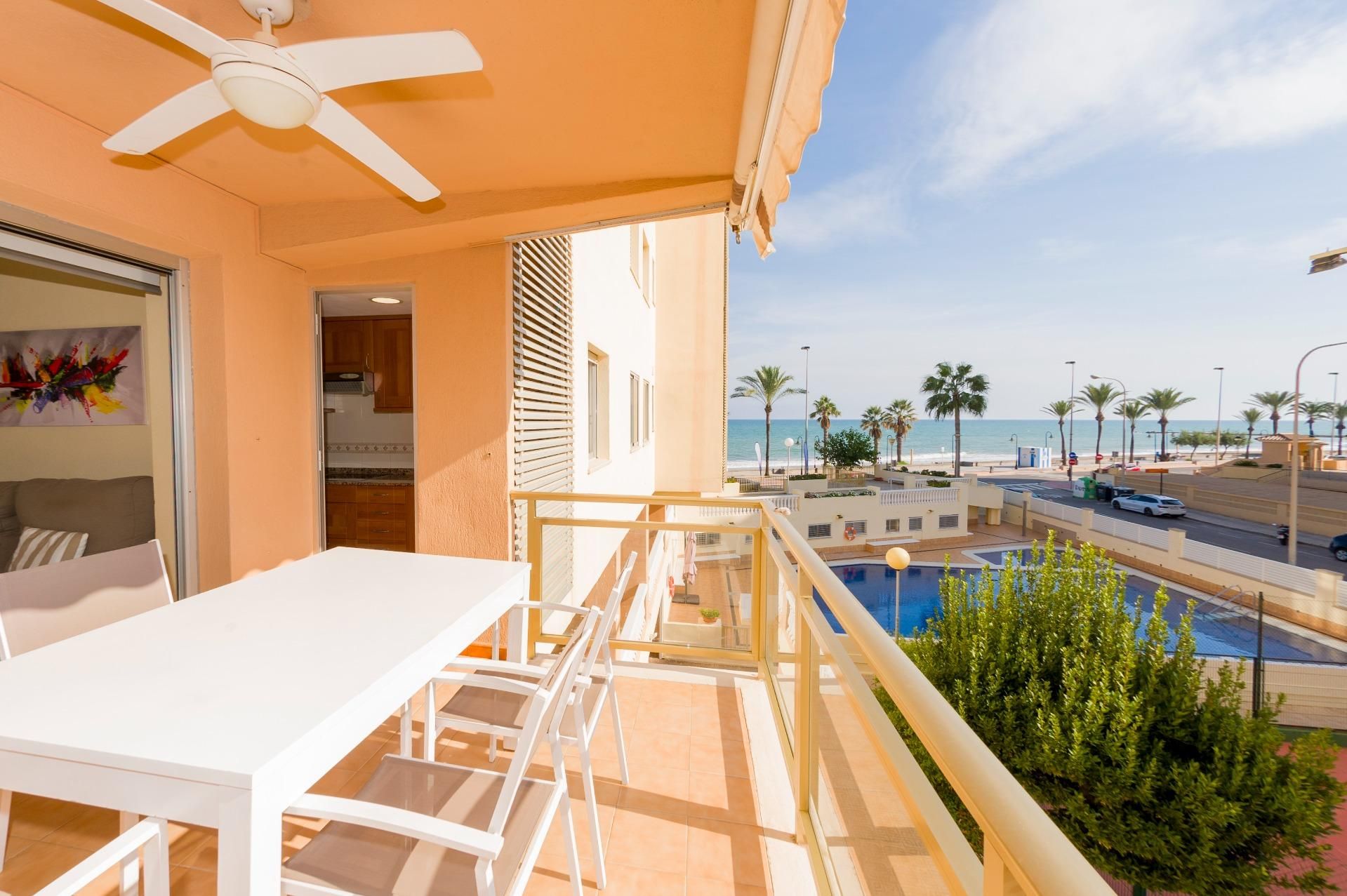 Dormitori de Apartament en venda en Benicasim / Benicàssim amb Jardí privat, Terrassa i Traster