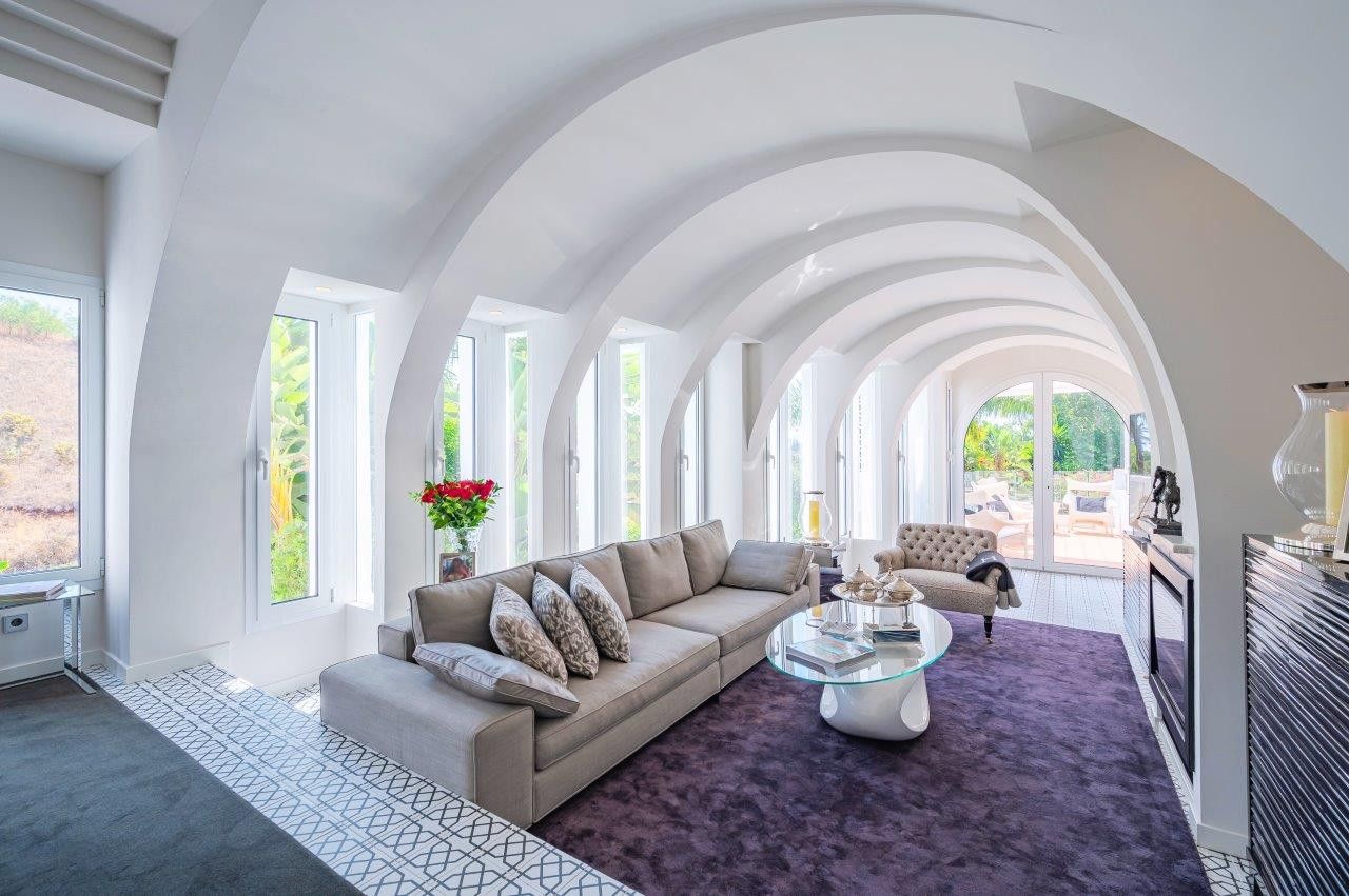 Living room of Single-family semi-detached for sale in Marbella  with Air Conditioner, Private garden and Terrace