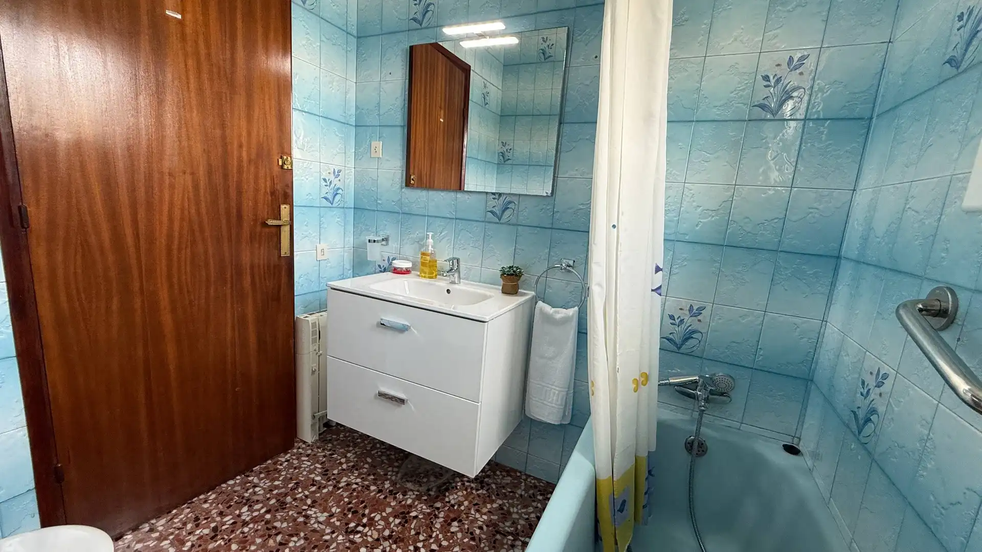 Bany de Casa o xalet en venda en Cunit amb Terrassa, Piscina i Moblat