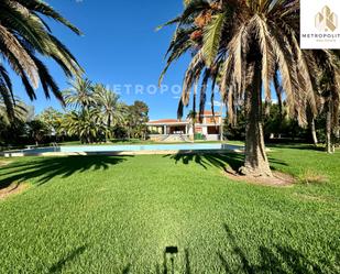 Vista exterior de Casa o xalet en venda en Vinaròs amb Aire condicionat, Terrassa i Piscina