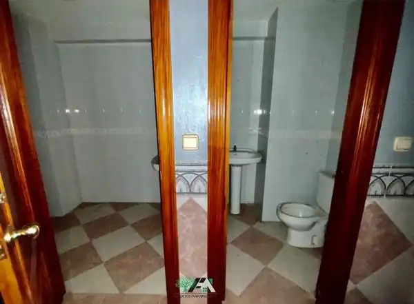 Local comercial en venda a Calle Patrocinio Biedma, imagen 5