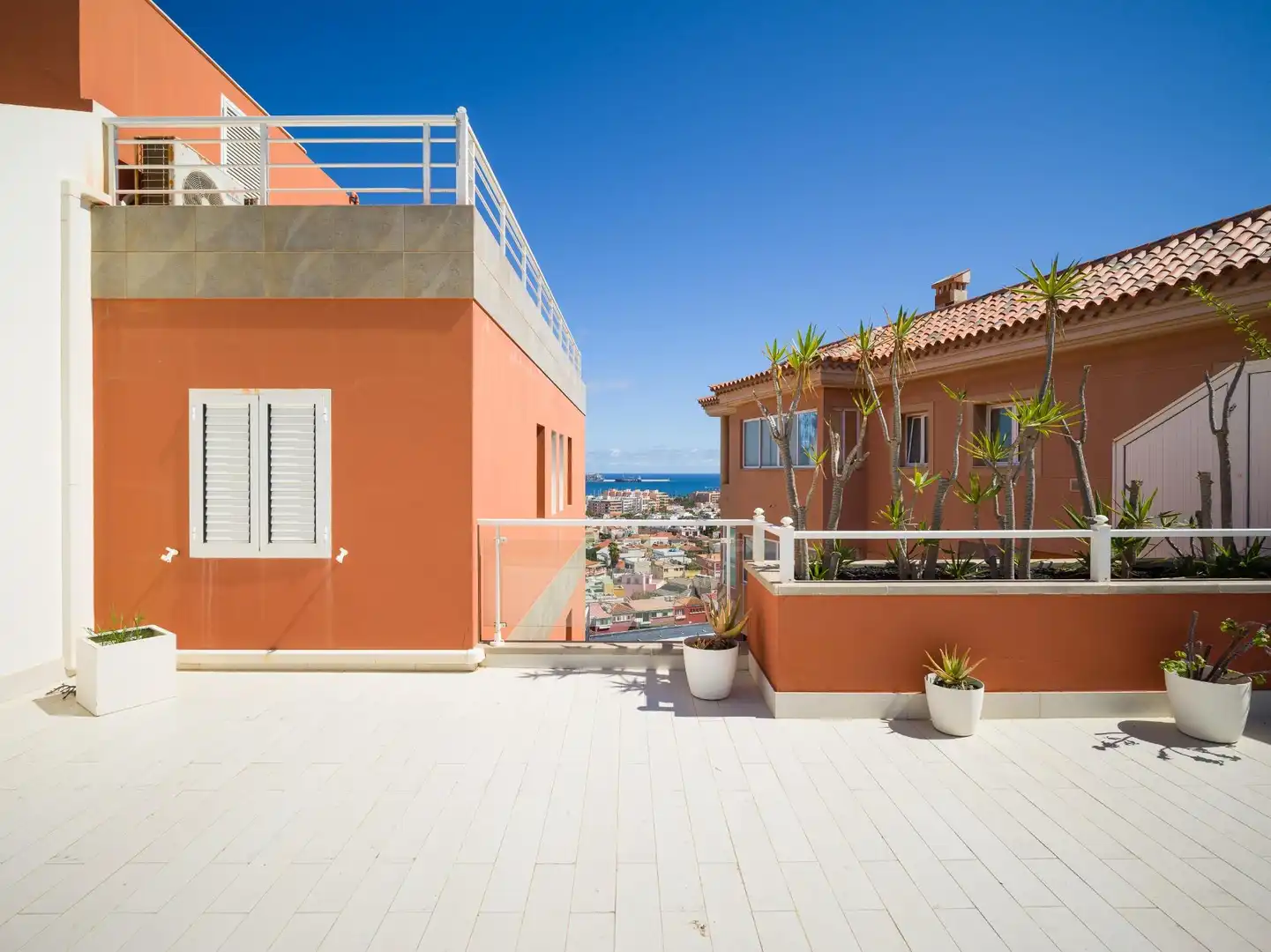 Terrassa de Casa adosada en venda en Las Palmas de Gran Canaria amb Jardí privat, Terrassa i Traster