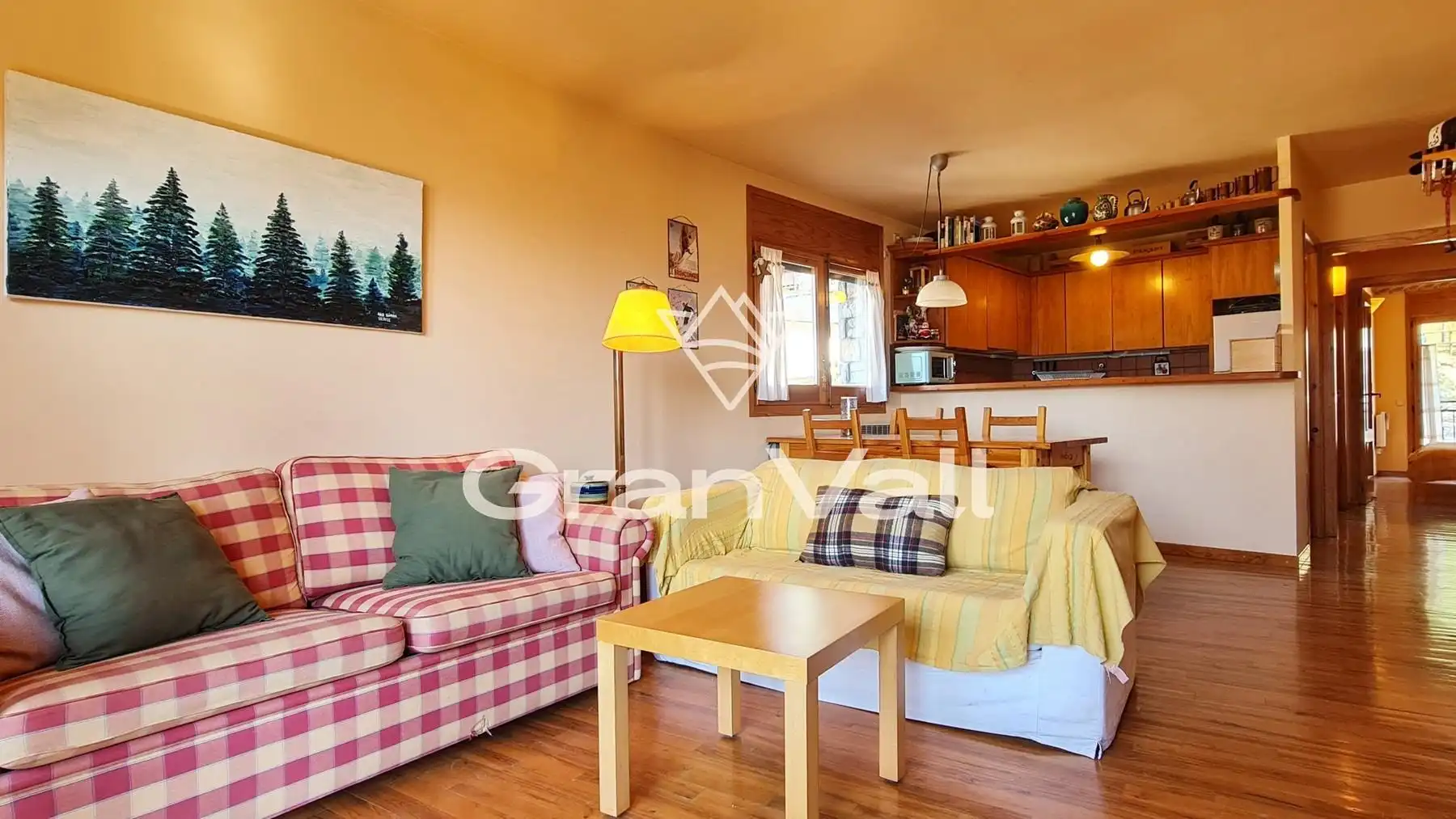 Sala d'estar de Apartament en venda en Alp amb Calefacció, Jardí privat i Parquet