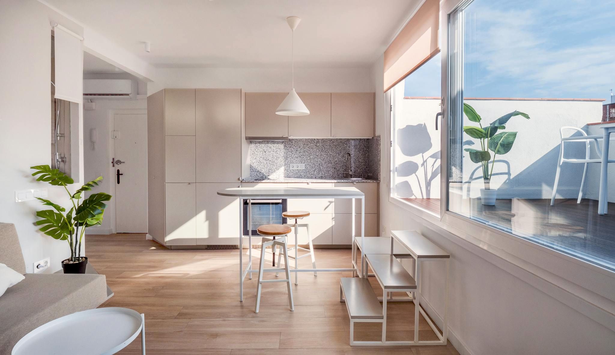 Cuina de Pis de lloguer en L'Hospitalet de Llobregat amb Aire condicionat, Calefacció i Moblat