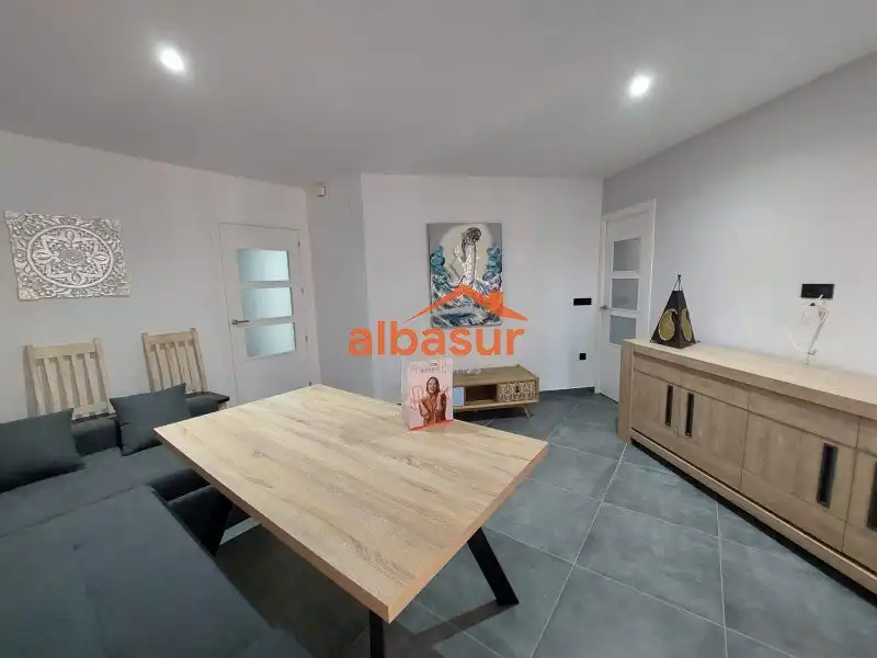 Comedor de Piso de alquiler en Córdoba con Aire acondicionado, Terraza y Amueblado