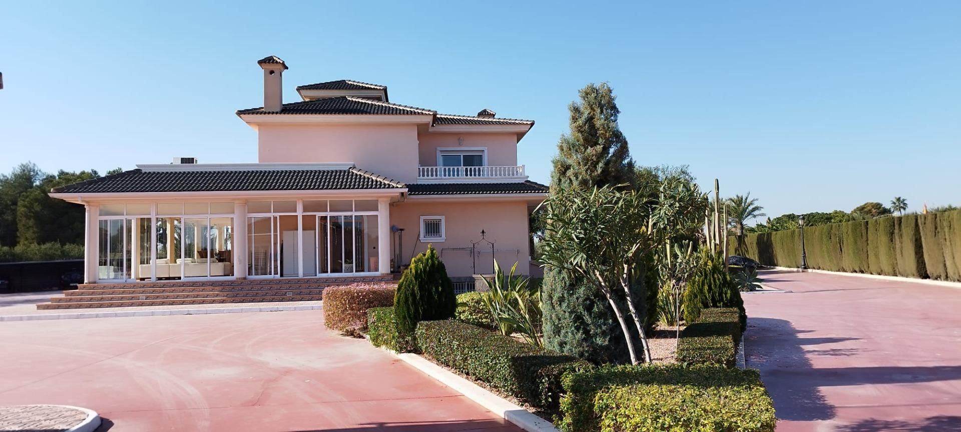Vista exterior de Casa o xalet en venda en Elche / Elx amb Aire condicionat, Jardí privat i Terrassa