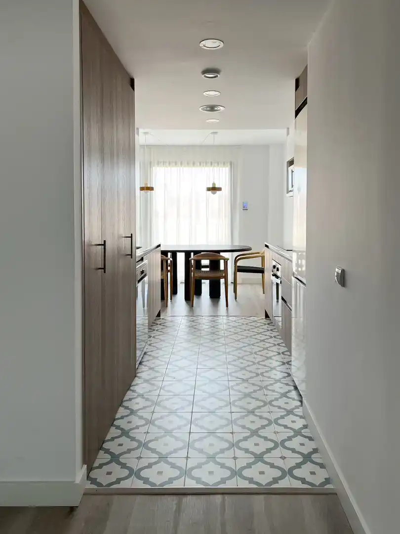 Cuina de Pis en venda en Girona Capital amb Aire condicionat, Terrassa i Balcó