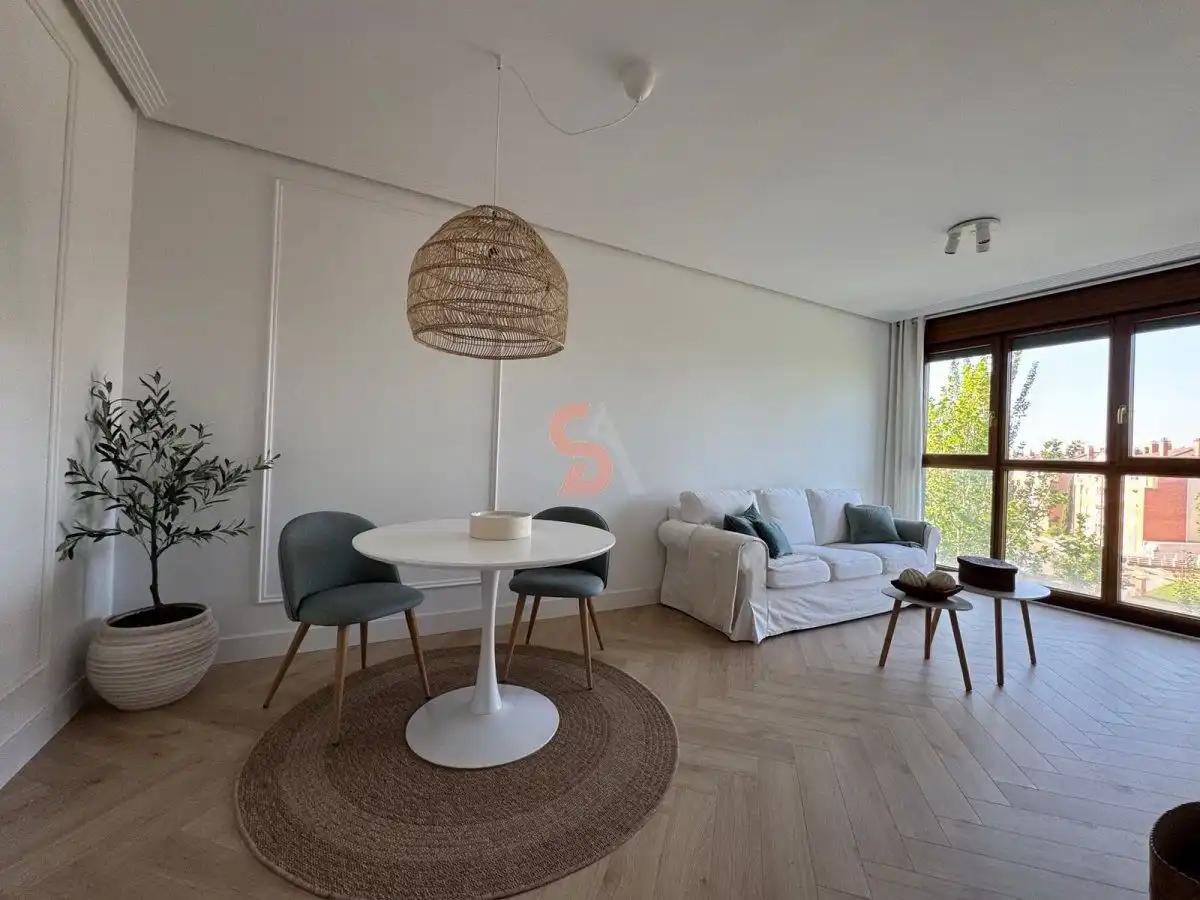 Wohnzimmer von Wohnung zur Miete in Valladolid mit Heizung, Möbliert und Gemeinschaftspool