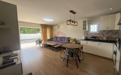 Sala d'estar de Apartament en venda en Tías amb Terrassa i Moblat