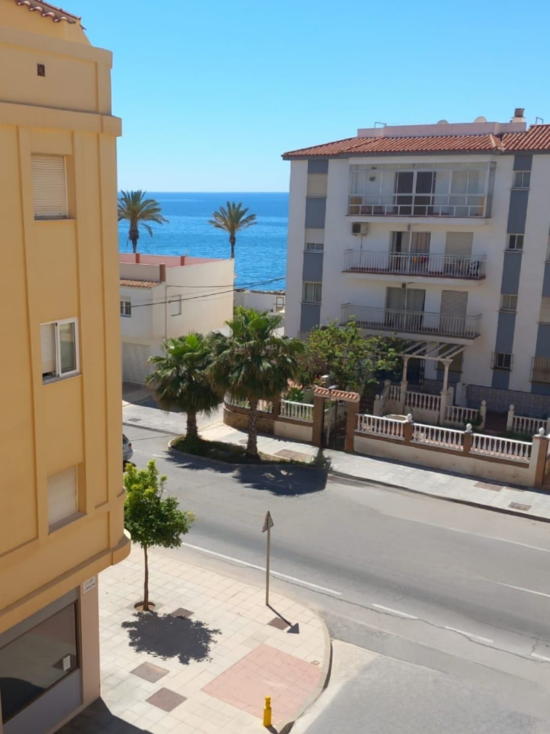 Vista exterior de Dúplex en venda en Algarrobo amb Terrassa, Moblat i Forn