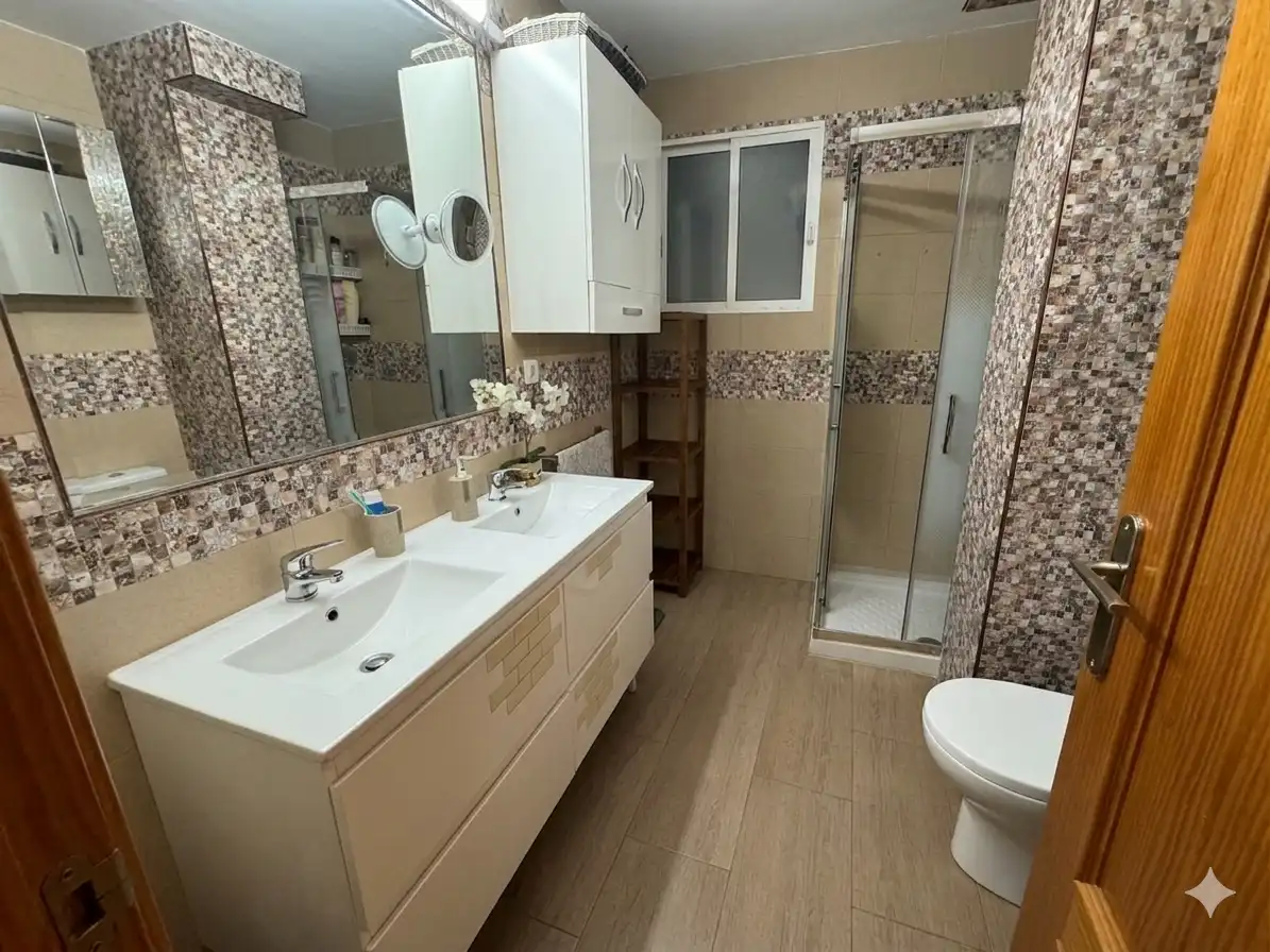 Bany de Àtic en venda en  Huelva Capital amb Aire condicionat, Moblat i Forn