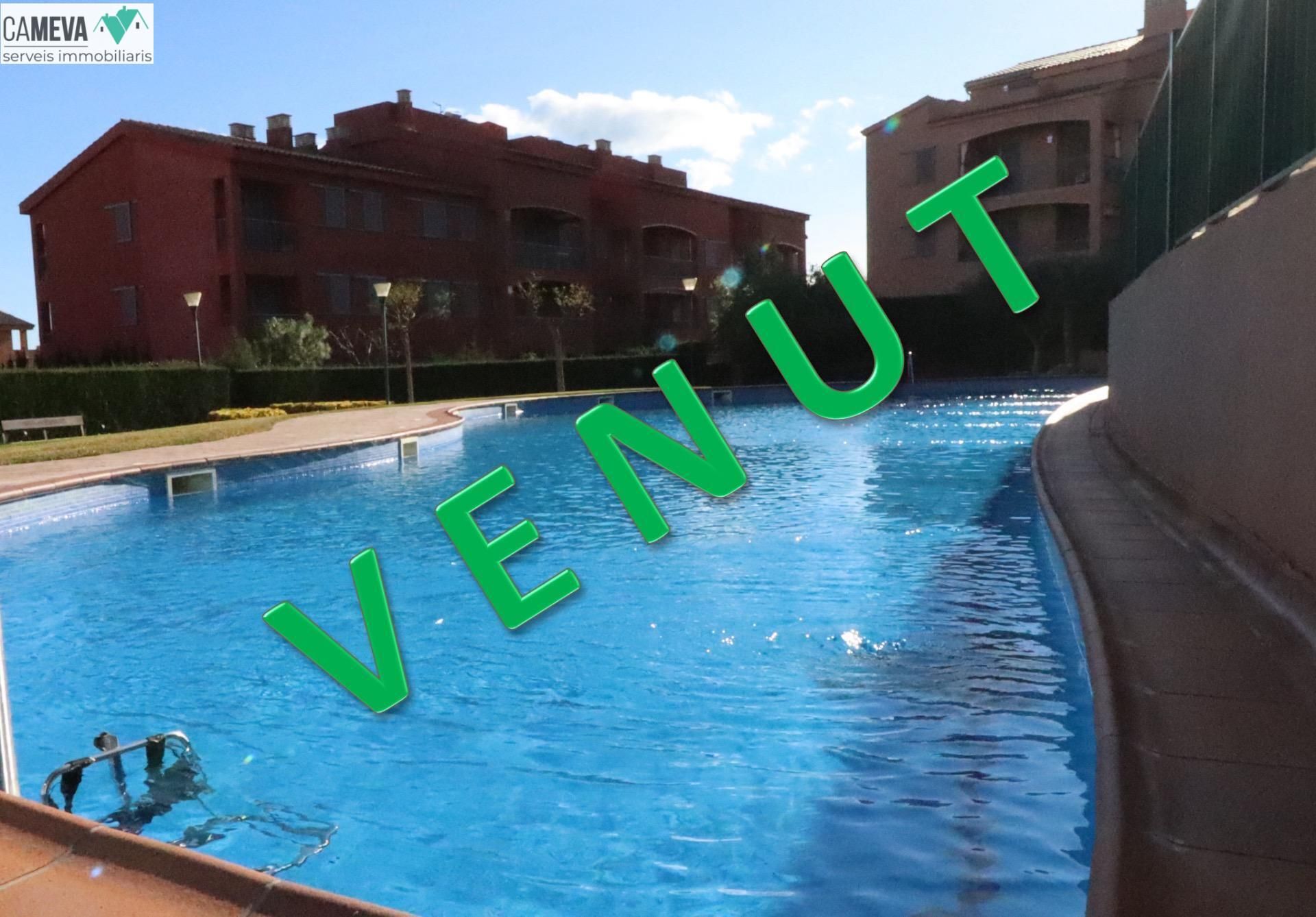 Piscina de Apartament en venda en L'Ametlla de Mar  amb Calefacció, Jardí privat i Terrassa