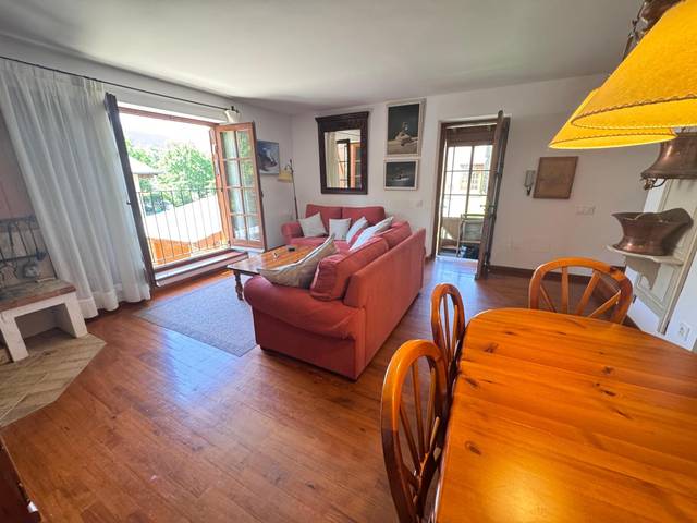 Casa adosada en Venta en Urús