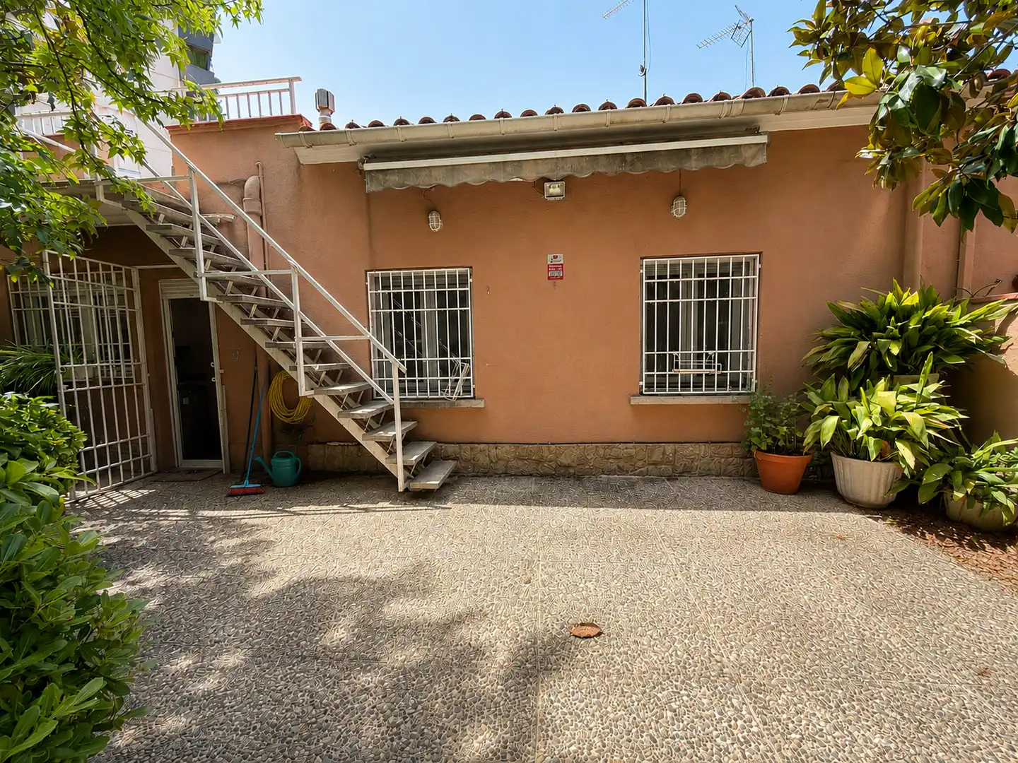 Vista exterior de Casa o chalet en venta en Sabadell con Jardín privado y Terraza