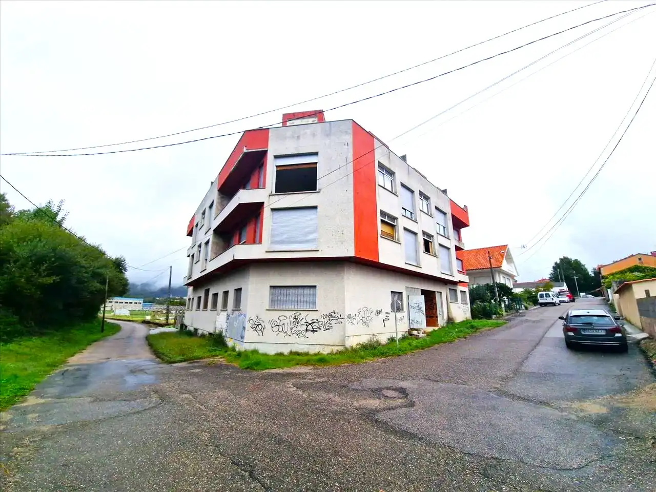 Vista exterior de Edificio en venta en O Rosal  