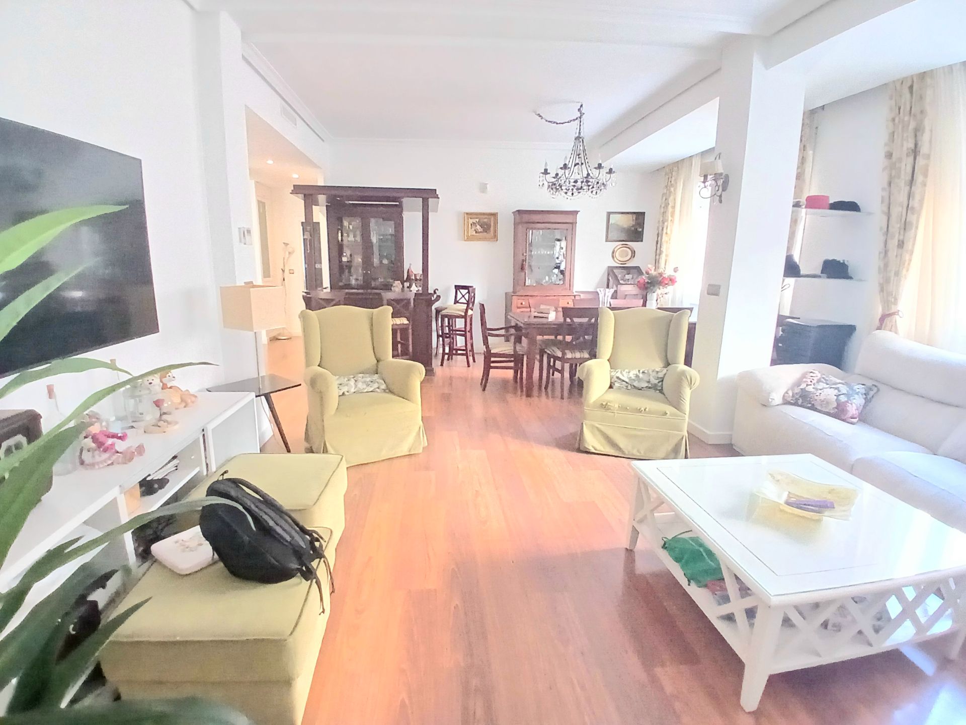 Sala de estar de Piso en venta en  Almería Capital con Aire acondicionado, Trastero y Amueblado