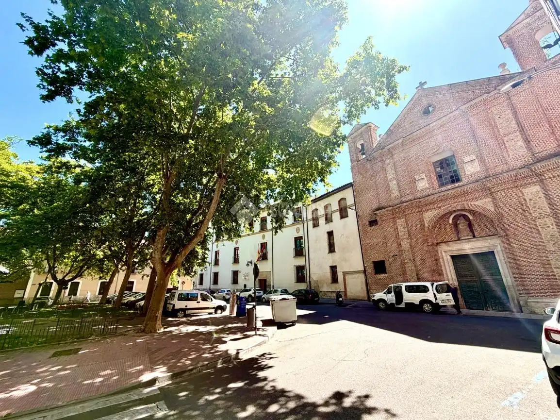 Vista exterior de Pis en venda en Valladolid amb Calefacció, Parquet i Terrassa