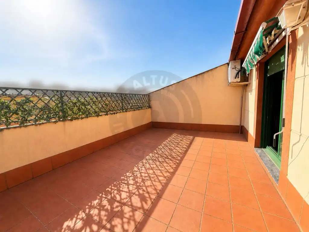 Terrassa de Casa adosada en venda en Cáceres amb Aire condicionat i Forn