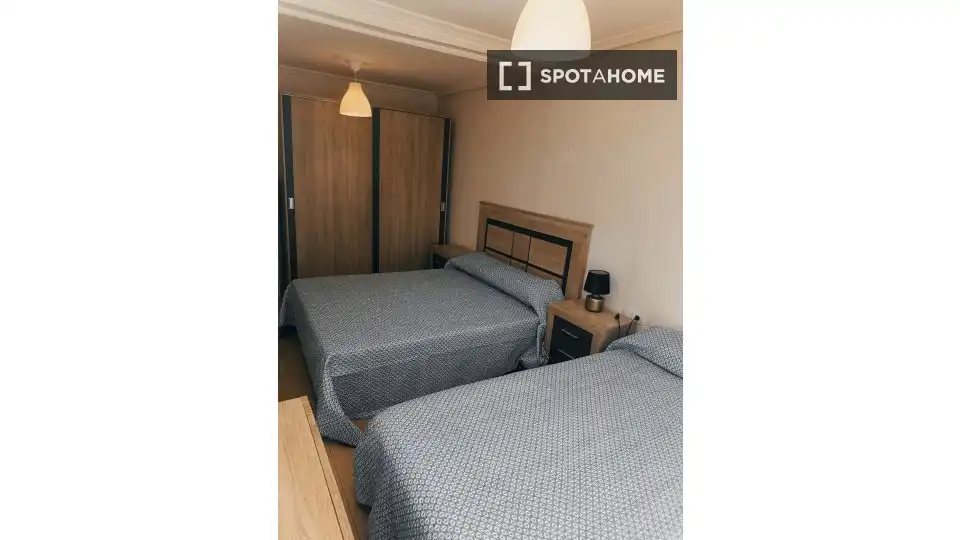 Habitación de Apartamento para compartir en Valladolid con Aire acondicionado, Terraza y Amueblado