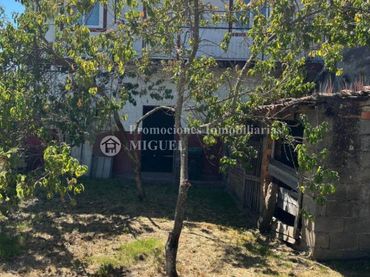 Casa con balcone in vendita a Verín